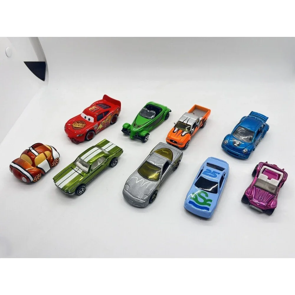 Lot of 9 Die Cast Cars